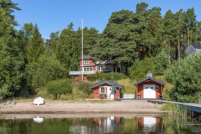 Holiday home in Stockholm Archipelago with private beach and jetty, Djurö